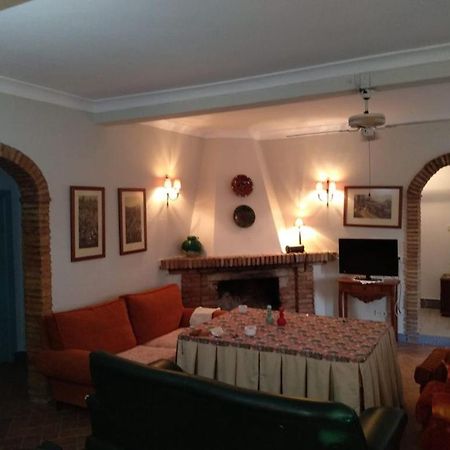 Villa Flores Utrera Exterior photo